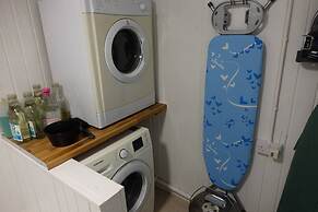 1-bedcottage/modrnkitchen/carcharging/tv/wifi