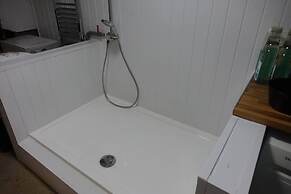 1-bedcottage/modrnkitchen/carcharging/tv/wifi