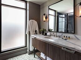 Thompson Savannah, by Hyatt