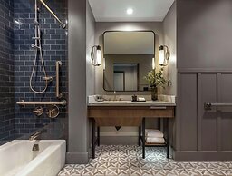 Thompson Savannah, by Hyatt