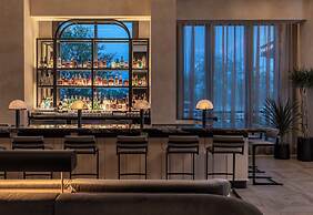 Thompson Savannah, by Hyatt