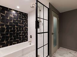 Thompson Savannah, by Hyatt