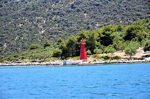 Sea-view Apartment - Sleeps 4, Parking & Balcony