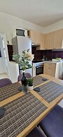 Sea-view Apartment - Sleeps 4, Parking & Balcony