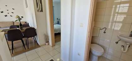 Sea-view Apartment - Sleeps 4, Parking & Balcony