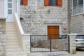 Sea-view Apartment - Sleeps 4, Parking & Balcony