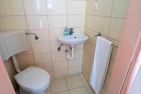 Sea-view Apartment - Sleeps 4, Parking & Balcony