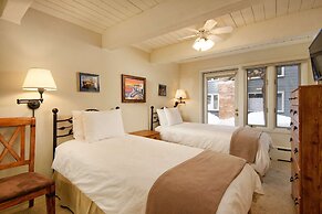 Cottonwoods by iTrip Aspen Snowmass