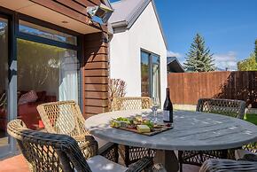 Central Queenstown 3-Bed Villa by Staysouth