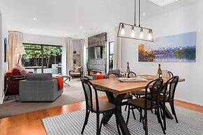 Central Queenstown 3-Bed Villa by Staysouth
