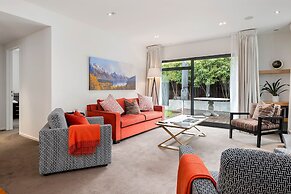 Central Queenstown 3-Bed Villa by Staysouth