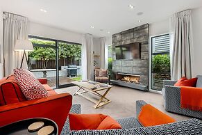 Central Queenstown 3-Bed Villa by Staysouth