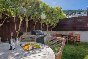 Central Queenstown 3-Bed Villa by Staysouth