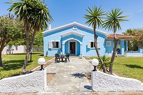 Villa Amorossa with Garden View & Shared Pool by Konnect, Roda Corfu