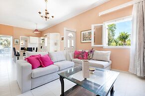 Villa Amorossa with Garden View & Shared Pool by Konnect, Roda Corfu