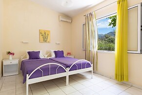 Villa Amorossa with Garden View & Shared Pool by Konnect, Roda Corfu