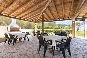 Villa Amorossa with Garden View & Shared Pool by Konnect, Roda Corfu