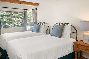 700 Monarch Condos by iTrip Aspen Snowmass