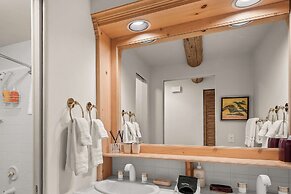 700 Monarch Condos by iTrip Aspen Snowmass