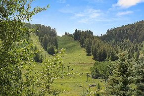 700 Monarch Condos by iTrip Aspen Snowmass