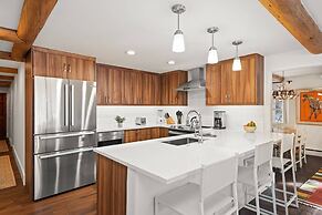 700 Monarch Condos by iTrip Aspen Snowmass