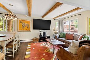 700 Monarch Condos by iTrip Aspen Snowmass