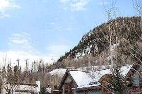 700 Monarch Condos by iTrip Aspen Snowmass