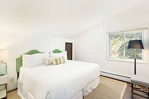 700 Monarch Condos by iTrip Aspen Snowmass