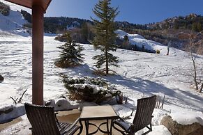 Mountain Queen Condos by iTrip Aspen Snowmass