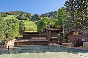 Mountain Queen Condos by iTrip Aspen Snowmass