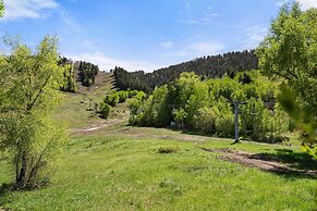 Mountain Queen Condos by iTrip Aspen Snowmass