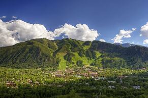 Mountain Queen Condos by iTrip Aspen Snowmass