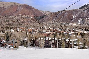 Mountain Queen Condos by iTrip Aspen Snowmass
