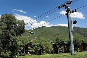 Mountain Queen Condos by iTrip Aspen Snowmass