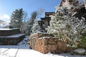 Mountain Queen Condos by iTrip Aspen Snowmass