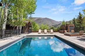 Mountain Queen Condos by iTrip Aspen Snowmass