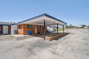 OYO Hotel Luling TX Downtown I-10/US-90