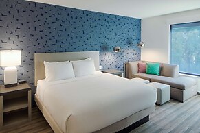 Hyatt House Columbus OSU / Short North