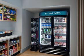 Hyatt House Columbus OSU / Short North