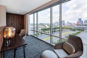 La Quinta Inn & Suites by Wyndham Nashville Downtown / Stadium