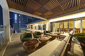 Hound Hotel Signature