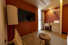 Hound Hotel Signature