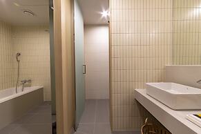 Hound Hotel Signature