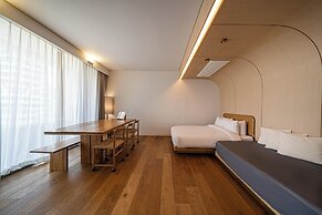 Hound Hotel Signature