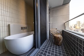 Hound Hotel Signature