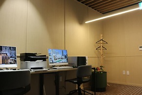 Hound Hotel Signature