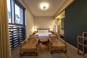 Hound Hotel Signature