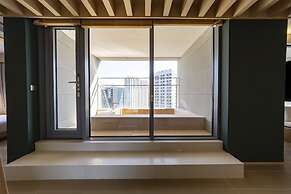 Hound Hotel Signature