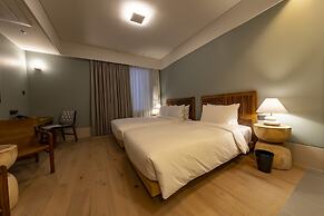 Hound Hotel Signature