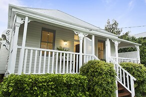 Sierra Cottage
